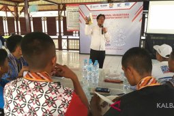 BUMN hadir - Peserta SMN 2018 membedah buku dan mengenal Enggang Gading