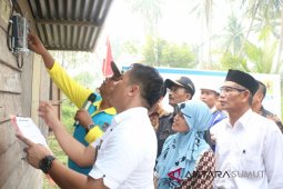 Warga Sei Raja nikmati listrik " kemerdekaan"