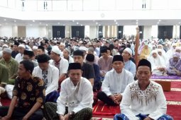 M Iriawan sembelih sendiri hewan kurbannya