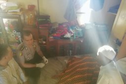 Karumkit Bhayangkara sambangi rumah korban gantung diri