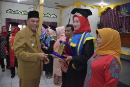 Wali Kota lantik wisudawan akbid Pemkot Tebing Tinggi
