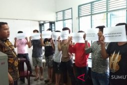 Delapan waria dirazia dari warung tuak