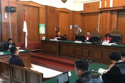 Yusril Nilai Dakwaan Jaksa Kepada Henry "Overlap"