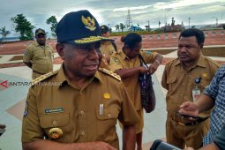 Dominggus ingin Presiden resmikan jalan Papua Barat