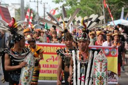 Thousands participate in Borneo Culture Festival carnival