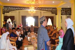 Masyarakat Hadiri Open House Bupati-Wabup Batola