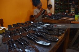 Industri Rumahan Sepatu Magetan