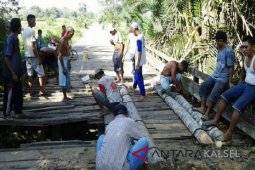 Tiga jembatan Desa Karuh akan segera diperbaiki