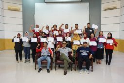 Dosen Teknik Industri juara lomba menyanyi LLDIKTI