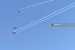 Latihan Manuver T-50i Golden Eagle
