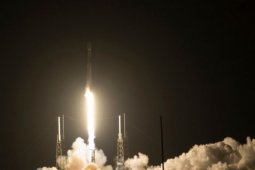 Satelit Merah Putih Telkom diluncurkan dari Florida