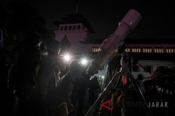 Pemprov gelar "Malam Langit Gelap" Gedung Sate