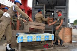 Ratusan pedagang pasrah saat digusur Satpol-PP