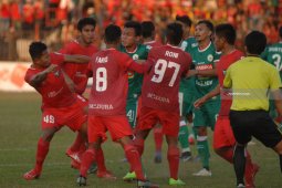 Pertandingan Liga 2 Ricuh