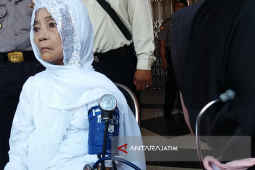 Sejumlah Jamaah Haji Tiba di Situbondo Sakit (Video)