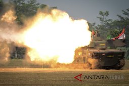 Uji tembak Medium Tank