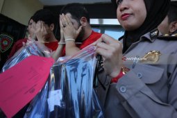 Polisi Tangkap Dua Warga Aljazair karena Mencuri