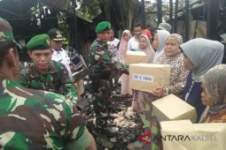 Peduli korban kebakaran Panggandingan Dandim Kandangan bantu Sembako