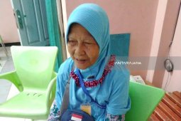 Nenek Penjual Nasi Aking Naik Haji