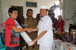Bupati Bangli serahkan 28 mesin pertanian