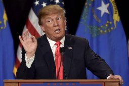 Donald Trump curigai aktivitas Facebook, Twitter dan Google