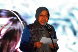 Risma Paparkan Penanganan Anak di Surabaya