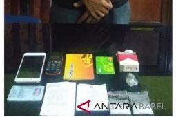 Polisi Bangka Barat ringkus dua pengedar sabu-sabu