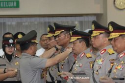 Kapolri Lantik Enam Kapolda Baru dan Kadiv Propam Polri