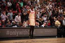 Lewat YouTube, Dwyane Wade Umumkan Keputusan Semusim Lagi di NBA