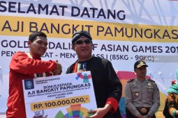 Aji Bangkit Pamungkas: Akan Berangkatkan Haji Orangtua (Video)