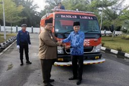 Mobil damkar Labura bertambah
