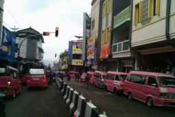 Ribuan angkot konvensional di Sukabumi tidak beroperasi, ada apa?