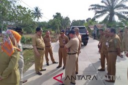 Bupati Paser tinjau proyek jalan Kecamatan