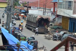 Pengendara keluhkan truk bertonase besar masuk kota