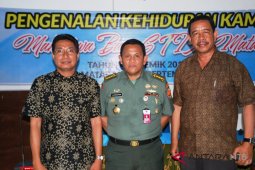 Kemenhan berikan pembekalan mahasiswa baru STIA Mataram