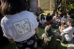 Edukasi bahasa isyarat