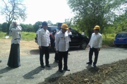 Bupati tinjau proyek infrastruktur jalan dan jembatan