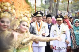 Ridwan Kamil ke Gedung Sate diiringi lengser