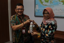 Untag Donasikan 800 Ecobricks untuk Kelestarian Gili Ketapang
