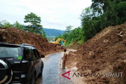 Jalur Pantai Barat mulai bisa dilewati kendaraan