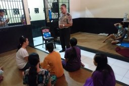 Dokkes Polda Kalsel berikan penyuluhan kesehatan untuk tahanan wanita