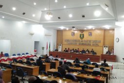 Bupati sampaikan nota pengantar rancangan P.APBD 2018