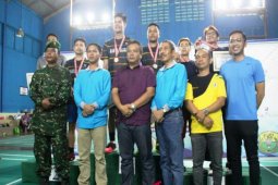 Turnemen bulutangkis sebagai sarana evaluasi