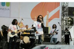 Amboina Bananas luncurkan album perdana