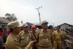 Wabup bantu korban kebakaran Pasar Berangas Barat