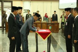 Wabup serahkan penghargaan kepada tiga ASN