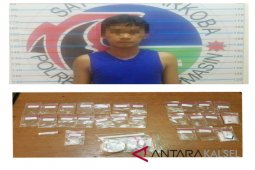 Tersangka simpan 33 paket narkotika siap edar