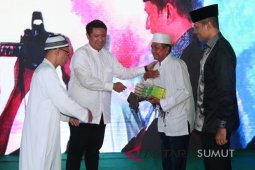 GO-JEK Hibahkan 100 Al-Qur'an  di Medan