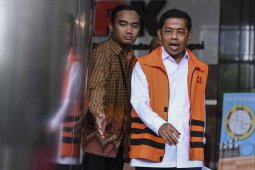 Idrus Marham didakwa terima suap bersama Eni Saragih