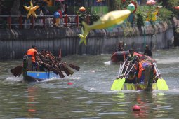 Lomba Dayung Perahu Naga